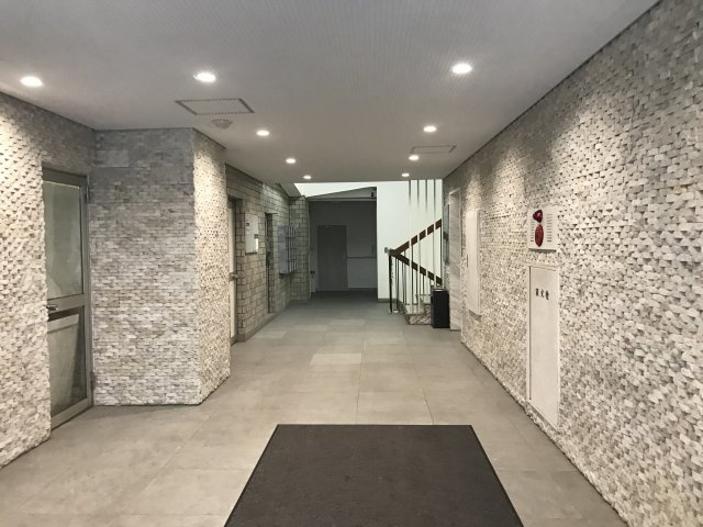 清水ビルのエントランス