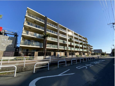 【外観】 | パークホームズ湘南茅ヶ崎海岸 | 海辺に相応しい、リゾート風の外観です。