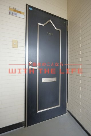 メゾントワエモア【キャッシュバック対象物件】の玄関|落ち着いた玄関です