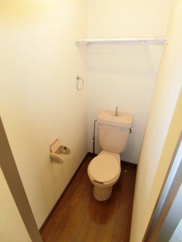 コーポ幸【キャッシュバック対象物件】のトイレ|シンプルで使いやすいトイレです