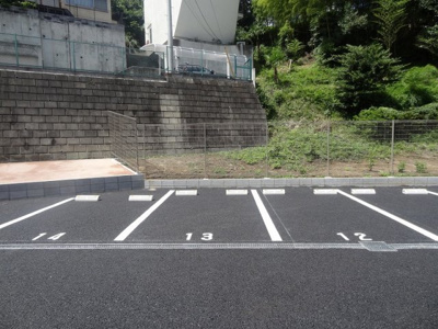 【駐車場】 | あさおの森【SHM】 | いつでも目の届く敷地内に駐車場があります♪荷物がかさばりがちなお買物にも、敷地内駐車場があると便利ですよね☆