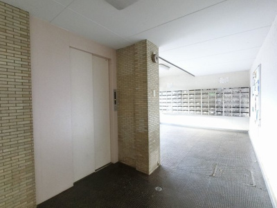 【その他共用部分】 | 篠原コーポラスE棟 | お買い物時やベビーカーの出し入れに便利なエレベーター付