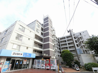 【外観】 | JR横浜線・ブルーライン「新横浜」駅徒歩10分、ブルーライン「岸根公園」駅徒歩10分。
新幹線停車駅につき、出張やお出掛けにも便利です。