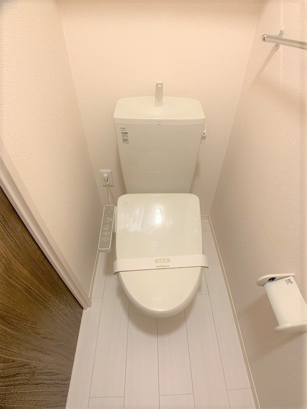 ハピネス向中野のトイレ