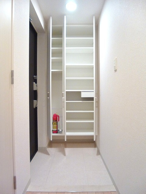 ParkCube浅草田原町の玄関|パークキューブ浅草田原町のシューズＢＯＸです