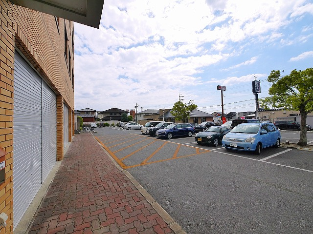 うず潮パーク店舗の駐車場
