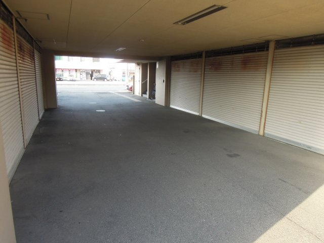 アパガーデンコート西方の駐車場|分譲ガレージ