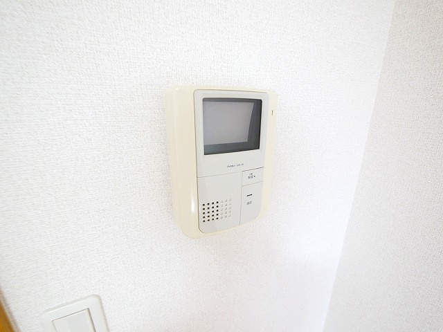 ウエストメゾン大宮のセキュリティ|モニター付きインターホンです