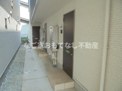 【エントランス】 | アースクエイク上条B棟