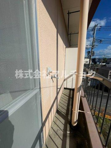 ハイツ伸城のバルコニー|バルコニーからの眺めを楽しみながら食事をしませんか
