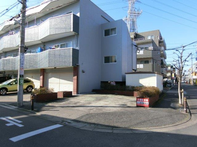 【外観】 | 谷中ニューハイツ店舗横駐車場