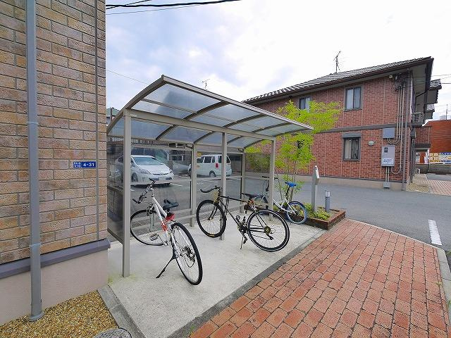 サンハイム弐番館のその他共用部分|屋根付きの駐輪場です