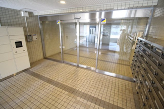 【エントランス】 | 落ち着いたエントランスです