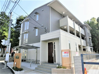 【外観】 | 2沿線利用可能な「登戸」駅まで徒歩8分！小田急線「向ヶ丘遊園」駅も徒歩9分！2駅2沿線利用可能で通勤通学・お買物にも便利な立地です☆