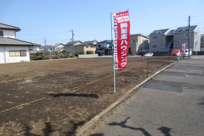 【前面道路含む現地写真】 | 新発売【売主】MLH新築分譲　湘南台6丁目　4号棟 | 歩道も4.25ｍあります。