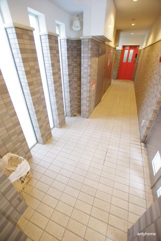 サンロード2新大阪　仲介手数料無料のロビー