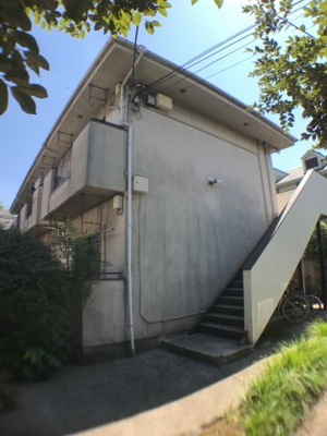 【外観】 | コア松原 | オーナー宅の敷地内にあるため、安心感があります。初めてのひとり暮らしや女性の方はもちろん、お父様お母様も安心出来る立地。