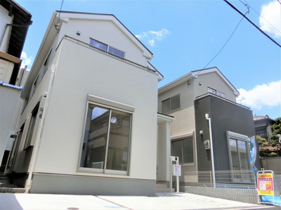 【外観】 | 豊中市宝山町新築一戸建 | 【同社施工例】
シンプルでありながら品のあるデザインと機能性を兼ね備えている住まいです♪