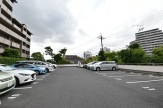 【駐車場】 | 屋外平面駐車場です。