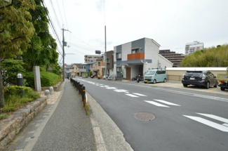 【周辺】 | 整備された歩道があります。
