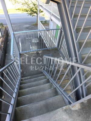 【エントランス】 | コーポ牧野 | 清潔なエントランスです