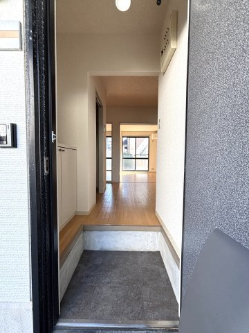 フリーダムメゾンの玄関