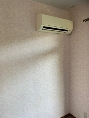 【設備】 | マンション・メルローズ | 洋室のエアコン