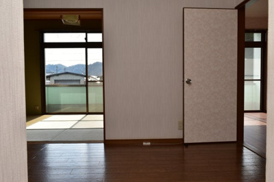 【居間・リビング】 | マンション・メルローズ