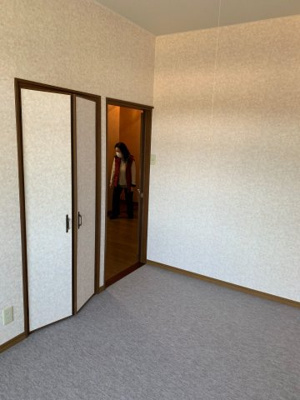 【寝室】 | マンション・メルローズ | 広々とした洋室です