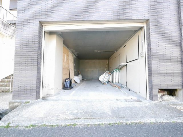 君影町６丁目リノベーション戸建の駐車場