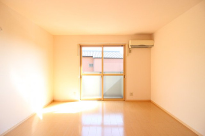 【居間・リビング】 | ソレイユ宮畔 | 同型タイプ