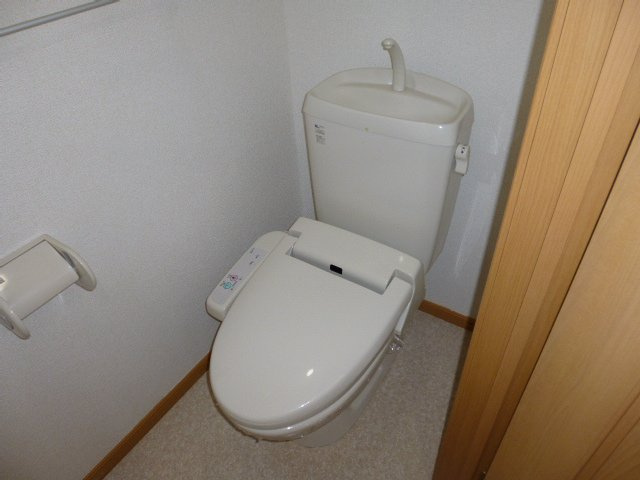 ベルコリーヌＢのトイレ|シャワー付きトイレ