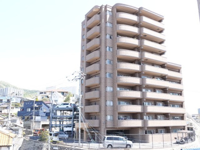 【外観】 | ヴェルディ井口鈴ヶ峰 | 井口の平地から少しだけ上がったところです。近隣にスパーク等のスーパーもあり、とても便利な立地です。