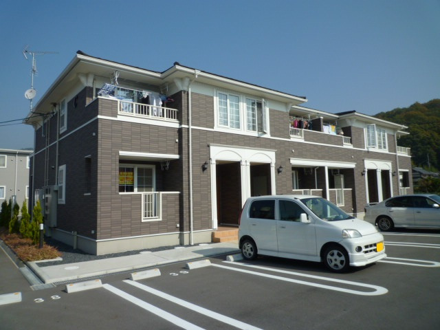 総社市井尻野のアパートの外観