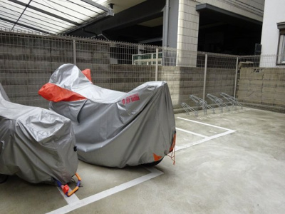 【その他共用部分】 | ラ・ヴィ江坂イースト | バイク置き場です