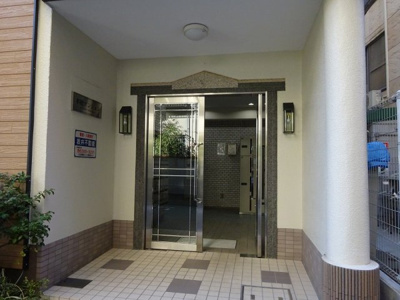 【エントランス】 | 水穂マンション | 清潔なエントランスです