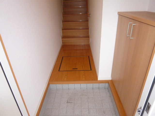 ウィンズAの玄関