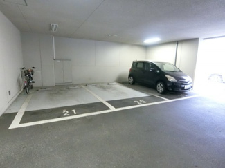 【駐車場】