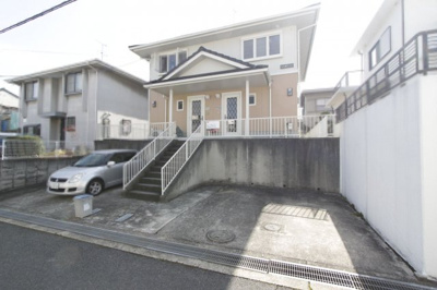 【駐車場】 | 美吉野ハイツ | 駐車場があるので、車を買う予定の方も安心です
