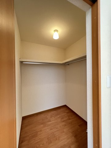 プラウドハウスの収納|２階ウォークインクローゼット