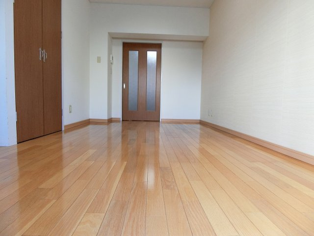 メゾンド梨花の洋室|スタンダードな洋室です