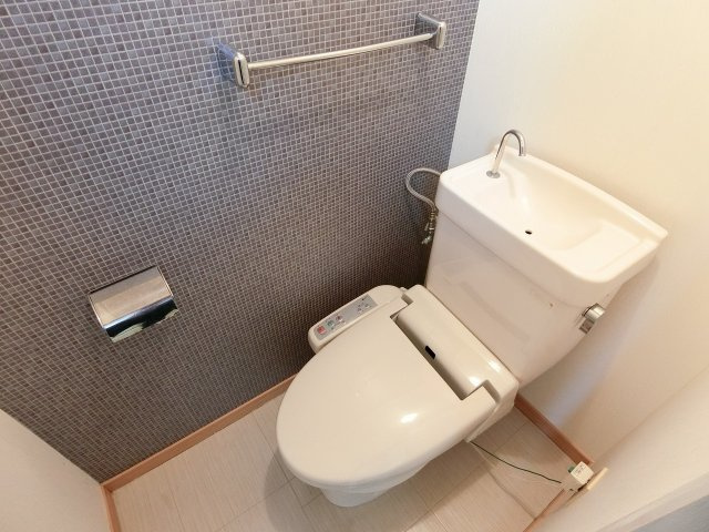 メゾンド梨花のトイレ|落ち着いたトイレです