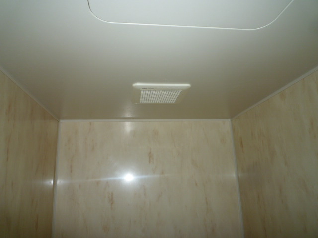 アーバンシャトルＢの浴室|換気扇