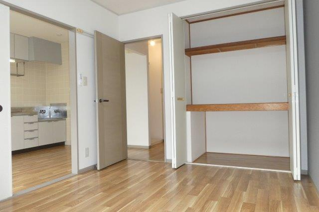 アーバンシャトルＢの居間・リビング