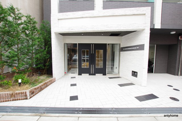 SK南森町　仲介手数料無料のエントランス