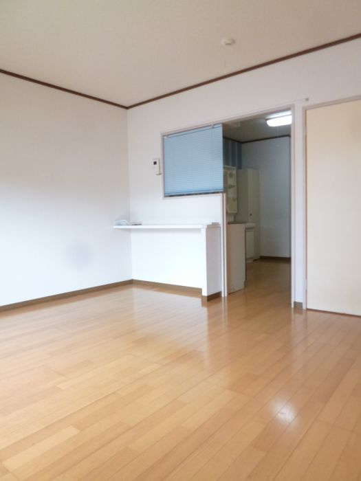 ライフコート御井【キャッシュバック対象物件】の居間・リビング|ゆったり過ごせる居間です