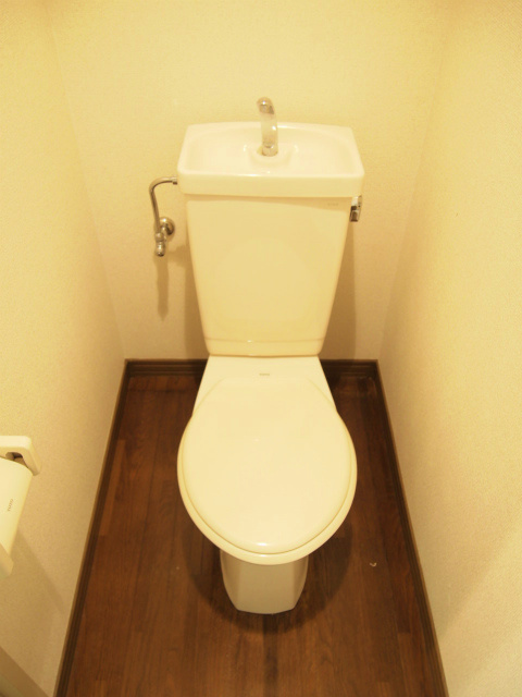 ライフコート御井【キャッシュバック対象物件】のトイレ|シンプルで使いやすいトイレです