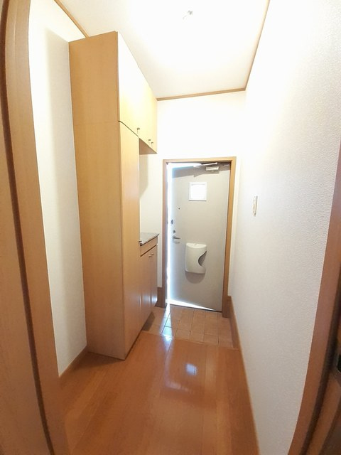 フォルシュＢ棟の玄関