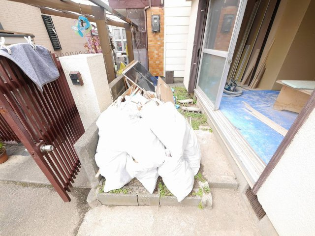 魚住町清水戸建の庭