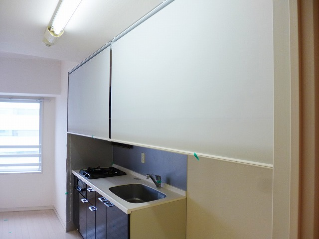 COMFORIA上野広小路の設備|キッチンロールカーテンで隠せます